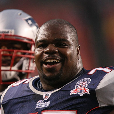 How much can Vince Wilfork Bench Press?